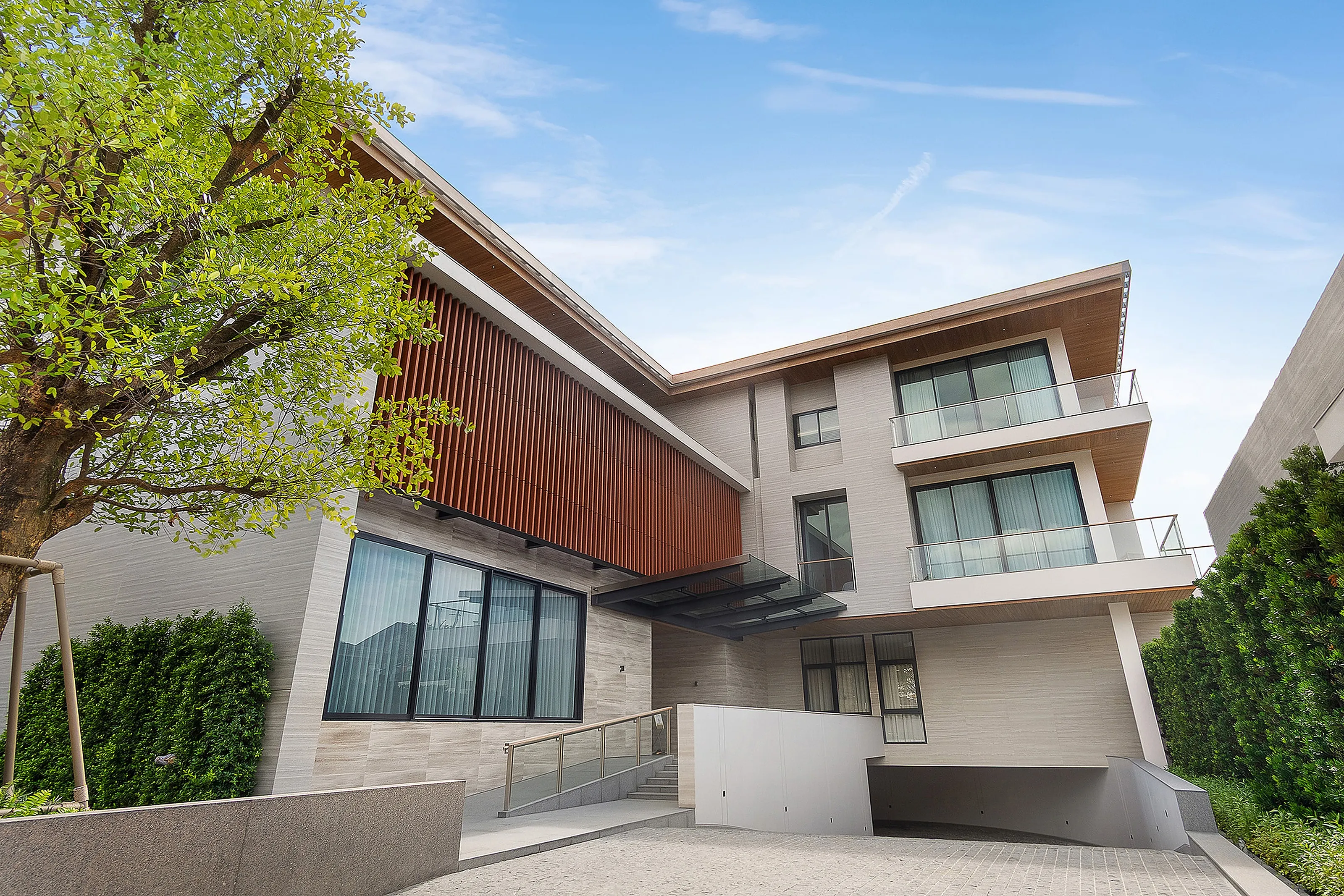 RAM 12 Residence